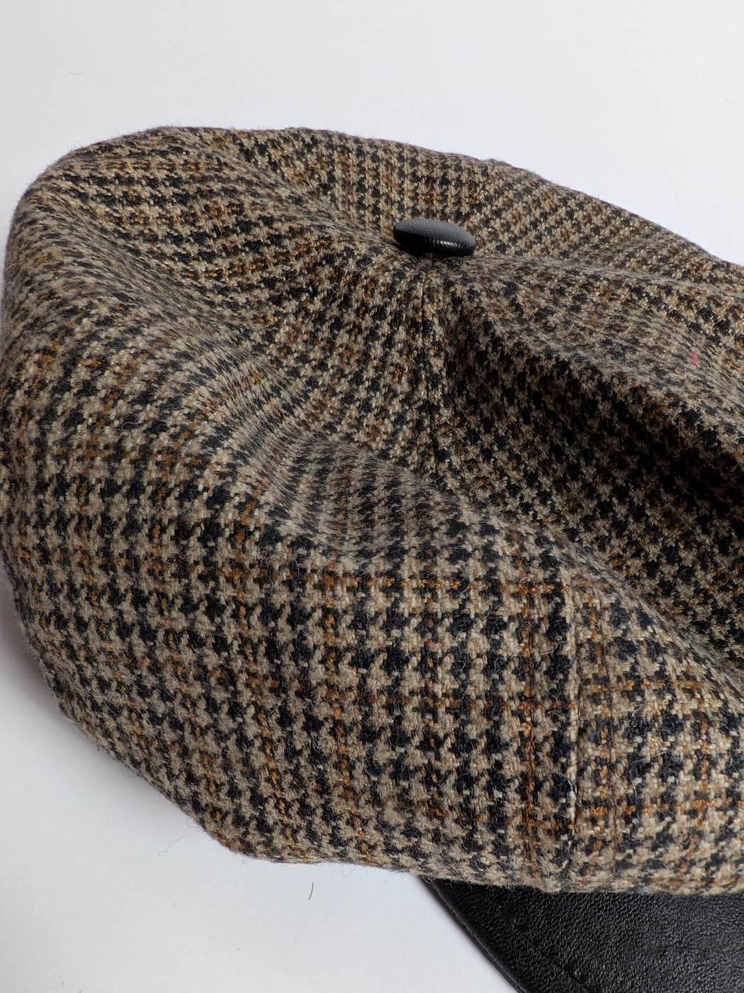 flat cap from kashmir in tweed or leather front