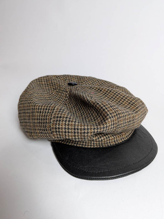 french cap in tweed and leather top