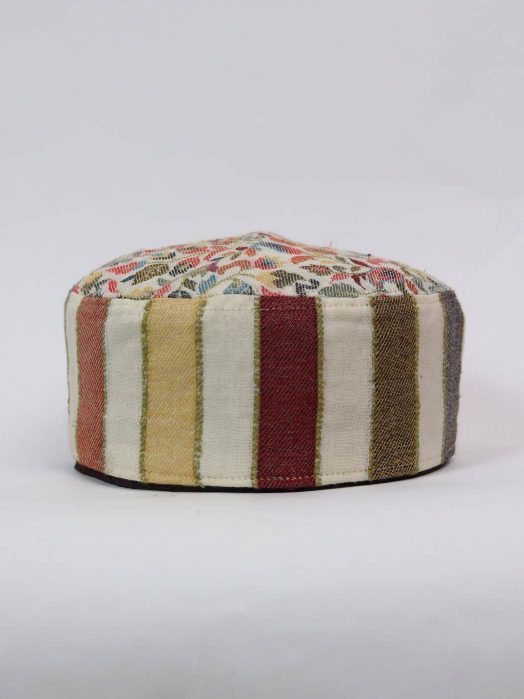 white cap in lakeer woven pattern