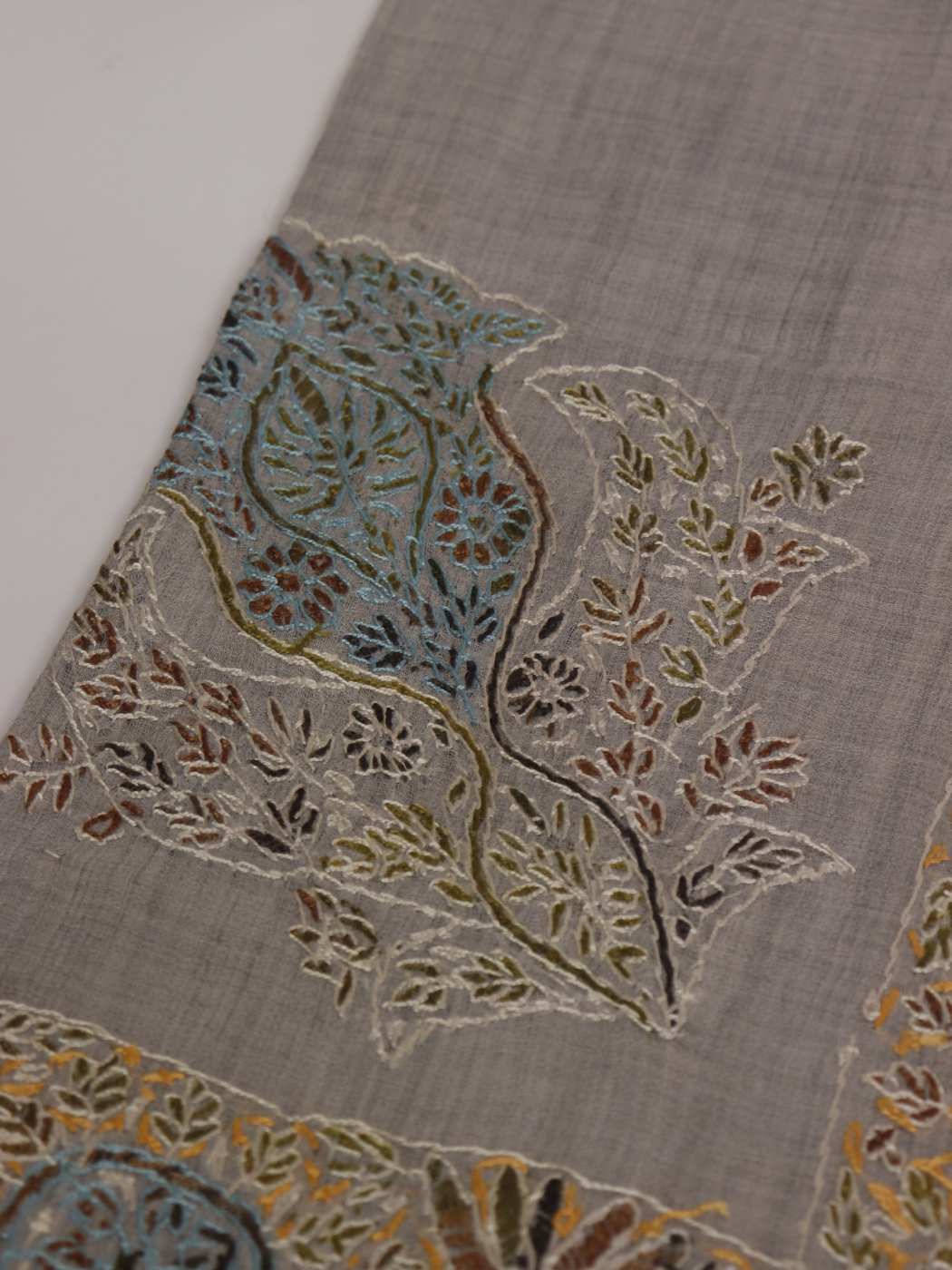 Qatar Headscarf in MP Pashmina with Kashmiri Hand Sozni Embroidery