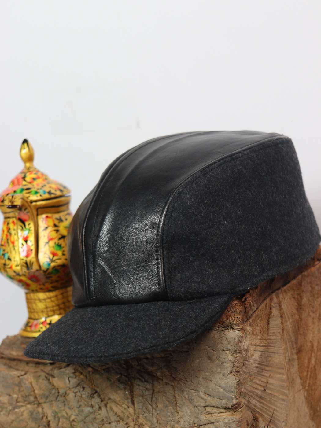 black gents cap in pure leather