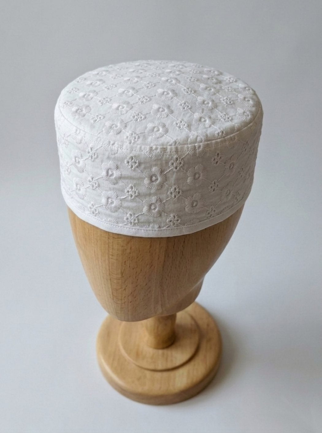 white cotton cap for summer in white