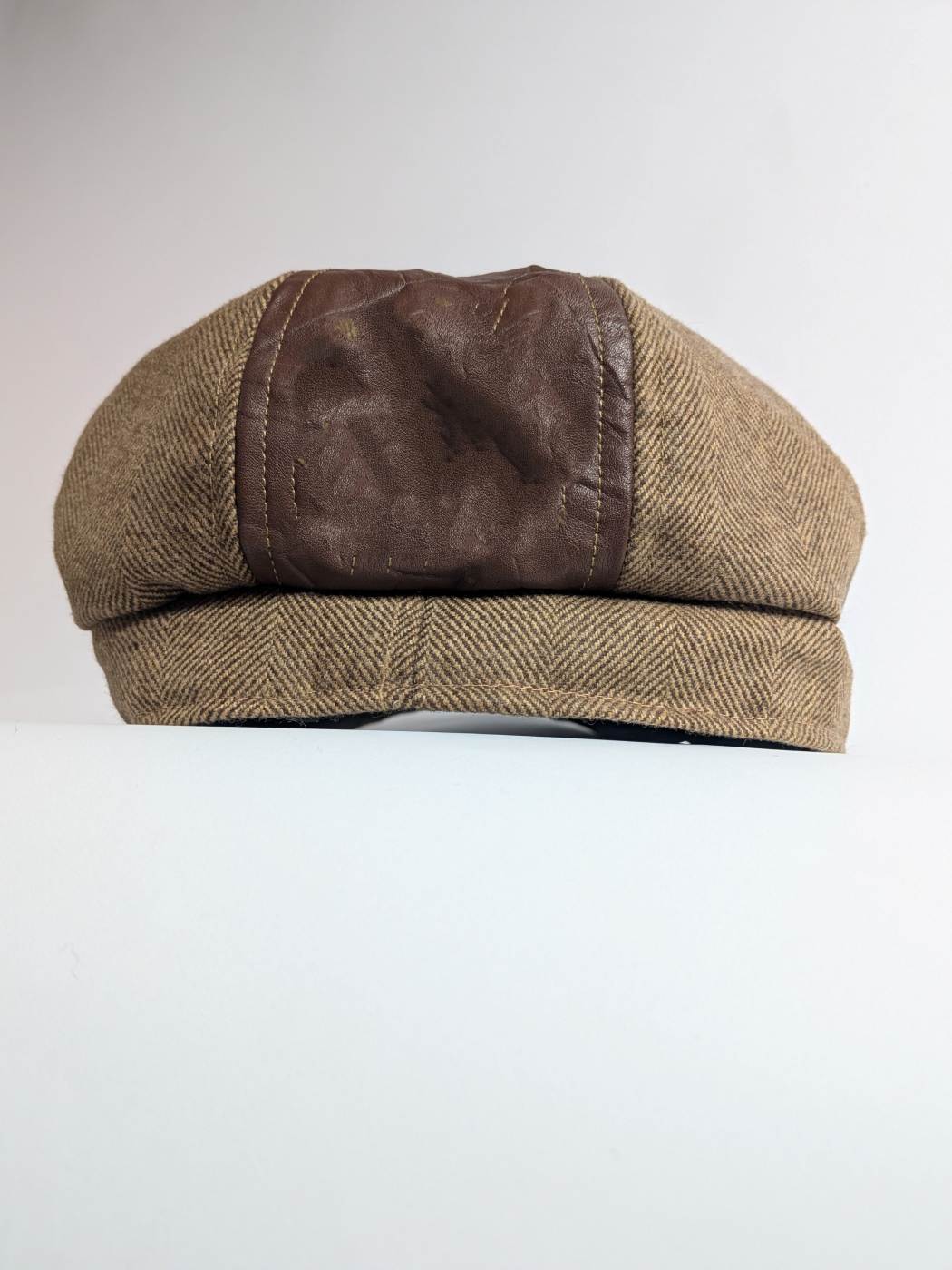 french cap in brown leather