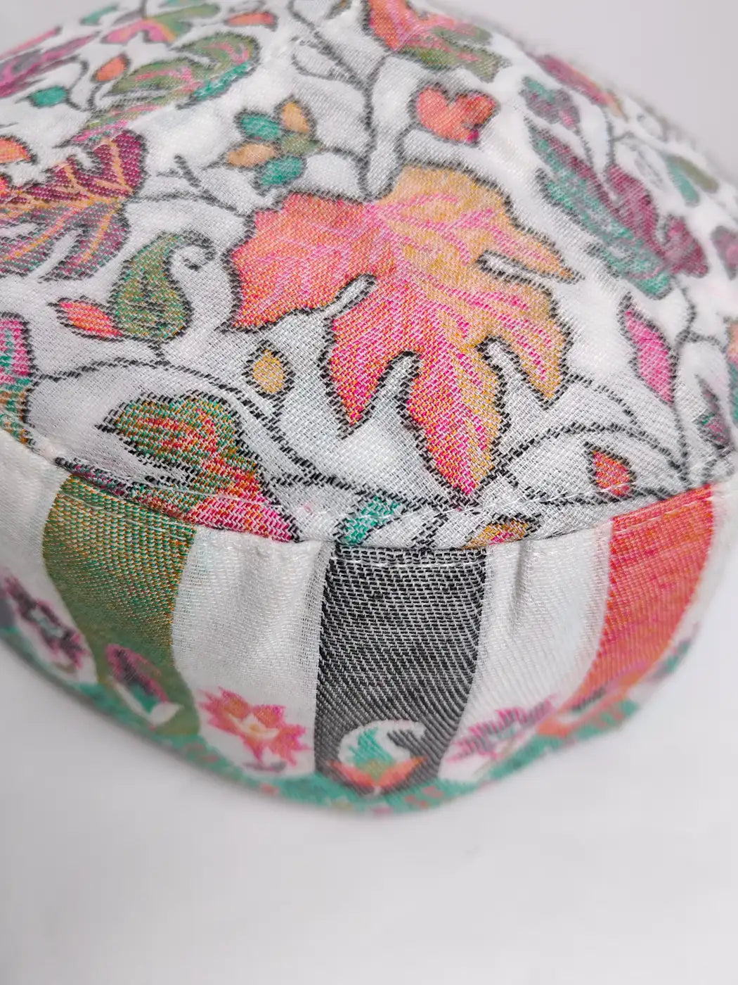 White kano topi with lakeer and chinar motif patterns