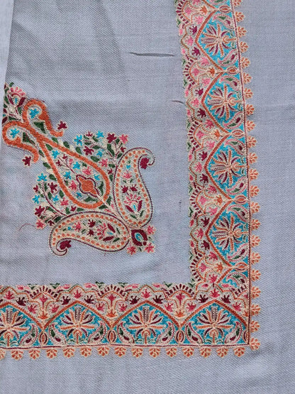 paisley motif on the Kashmiriade arabic rumal