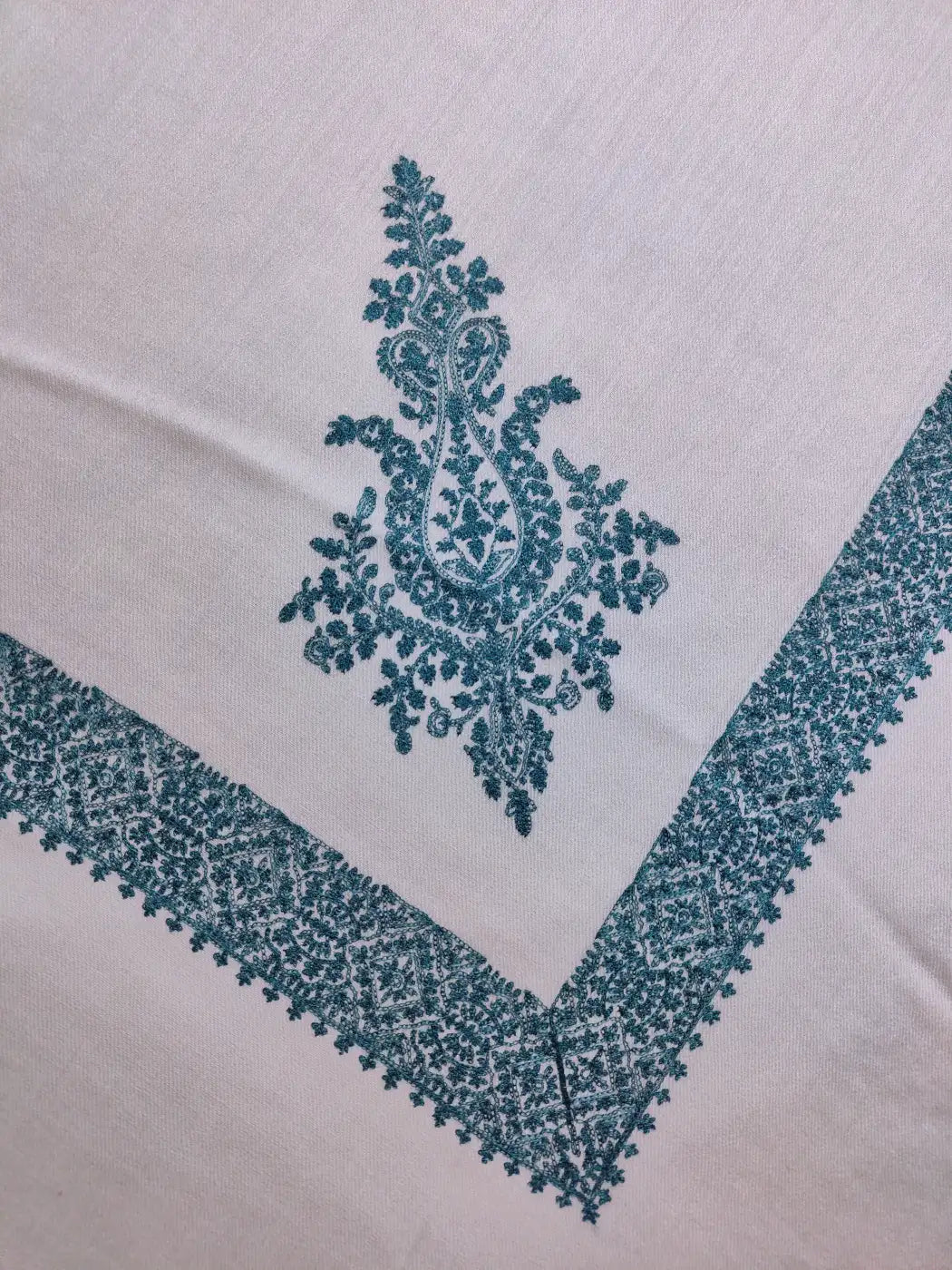 arabic rumal corner with paisley motif