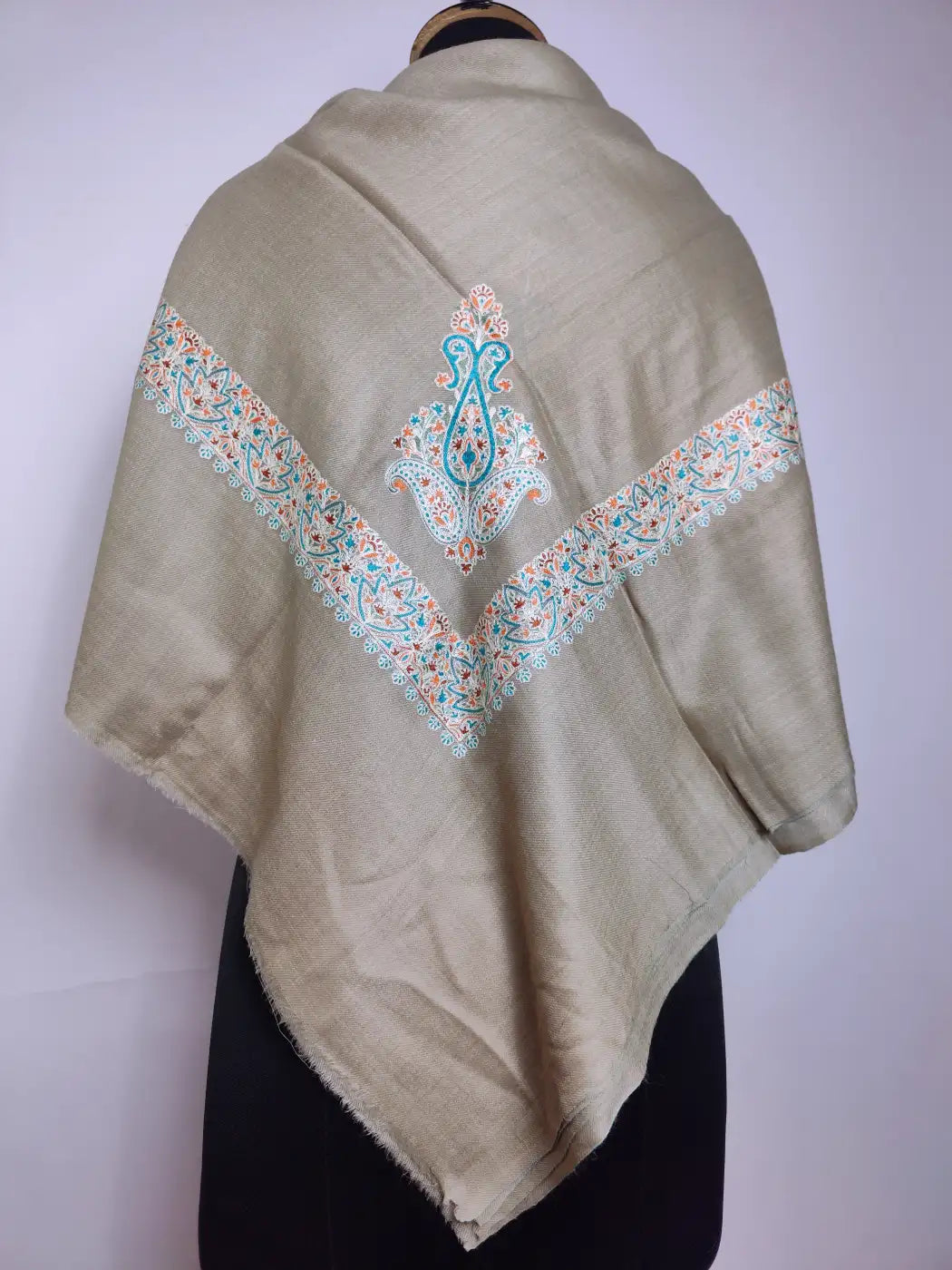 beige Arabic rumal with continuous border and paisley pattern 