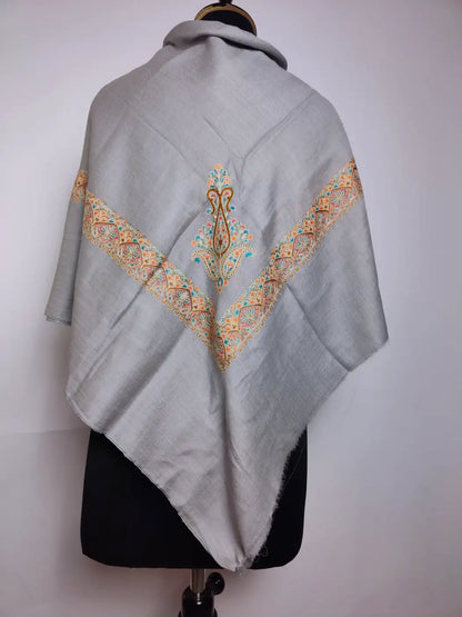 beige Arabic rumal with continuous border pattern and corner paisley motif in Kashmiri embroidery 