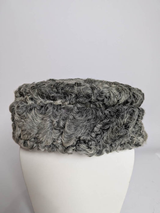 Round cap from Kashmir in karakul fur 