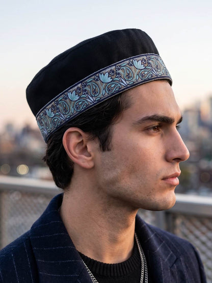 Round Foldable Cap With Sozni Embroidery Border