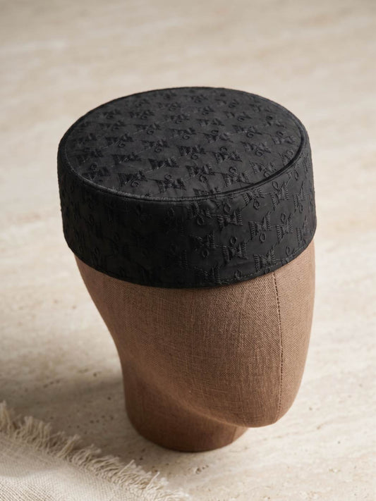 black lightweight cap in cotton for summer