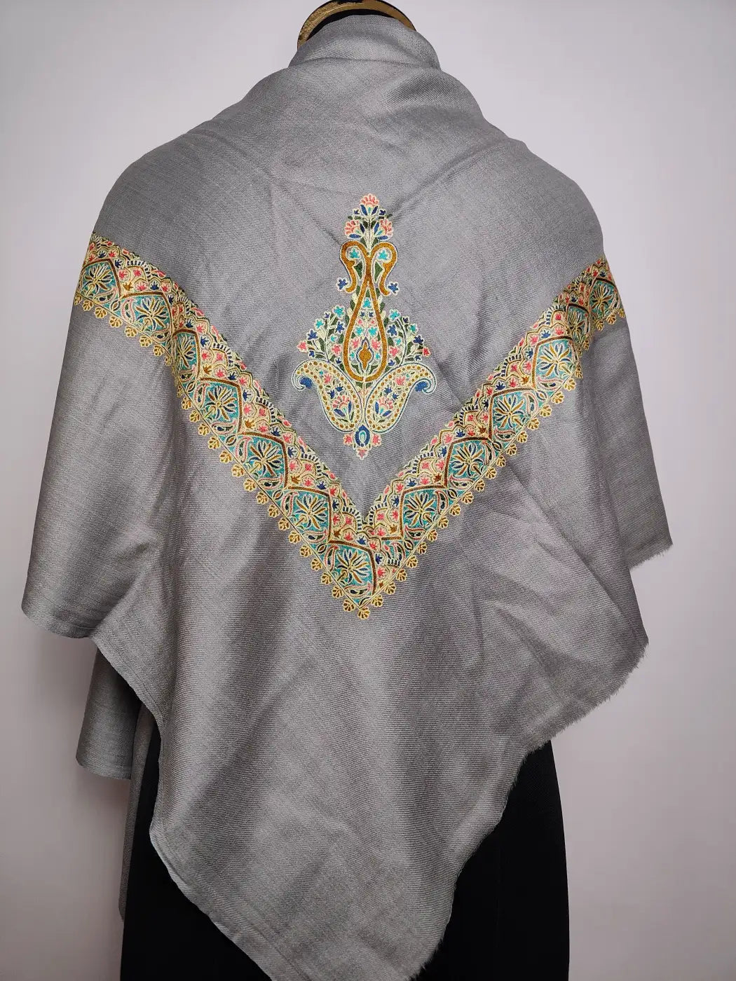 Arabic rumal for gents with nalki Aari embroidery at border and corner