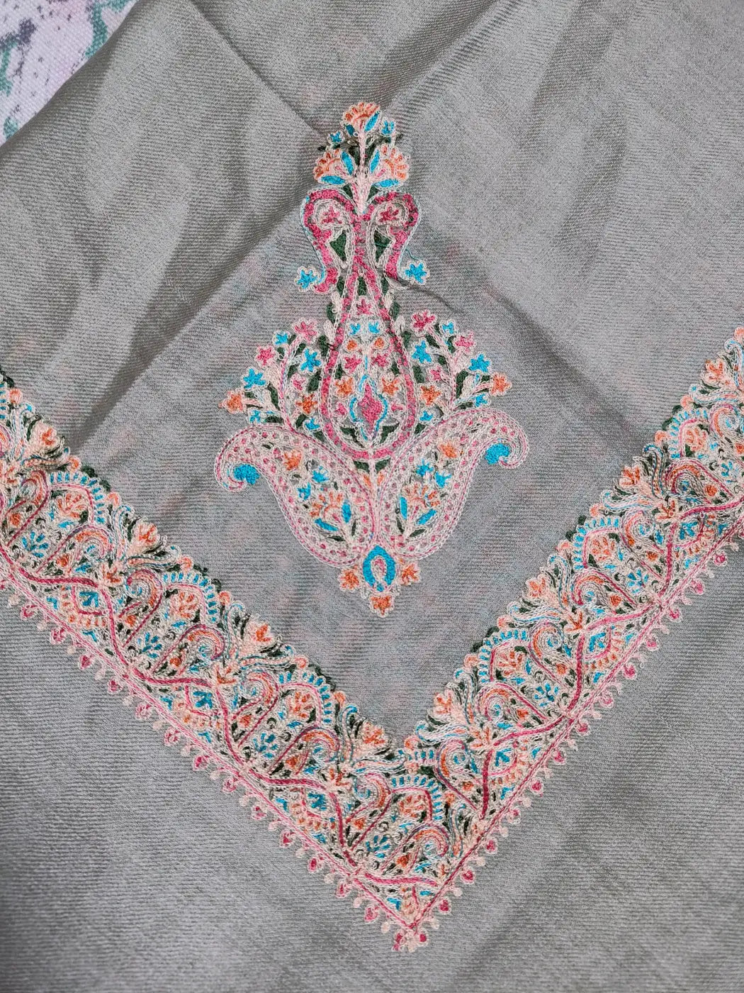 Arabic rumal with nalki work at corner