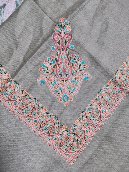 Arabic rumal with nalki work at corner