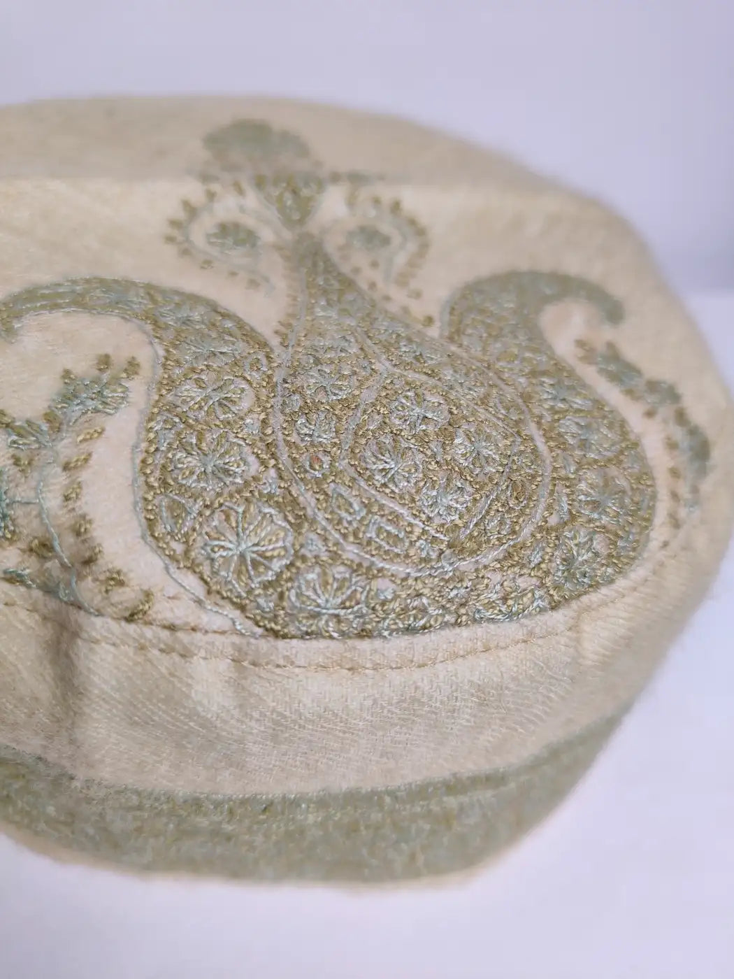 Stylish Pashmina Hafiz Cap in Cream with Kashmiri Sozni Embroidery