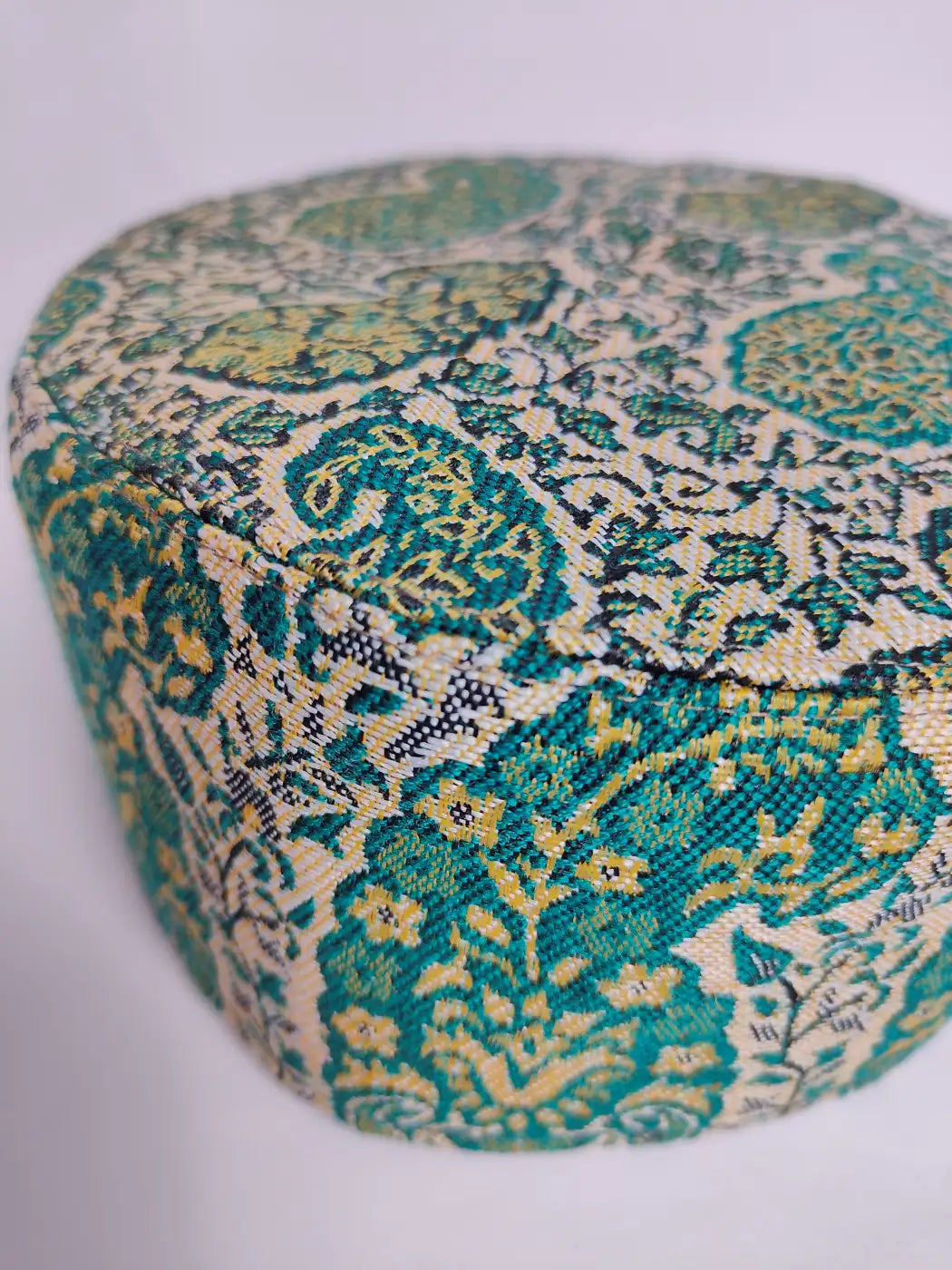 kani badam woven pattern