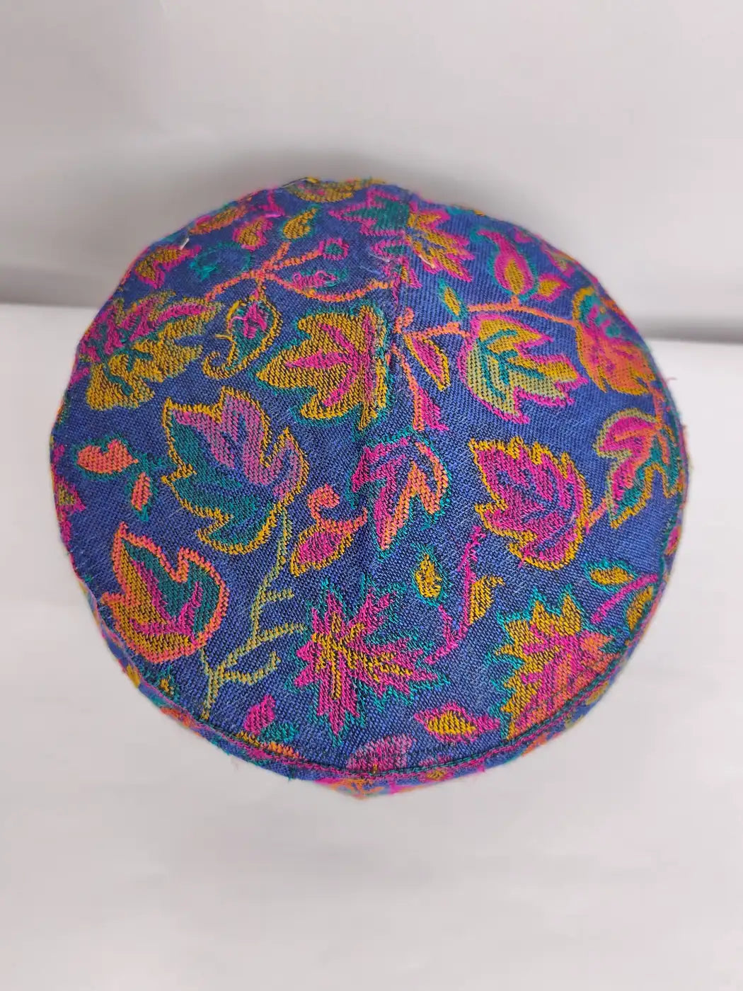 kani cap top sode in floral motifs
