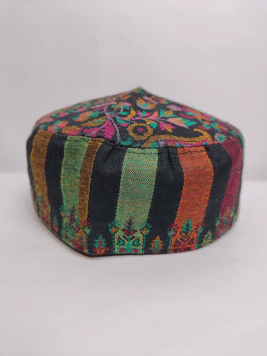 Black classic cap with lakeer patterns in kani woven