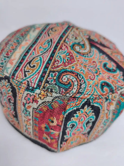 Mens kani cap in black with florals