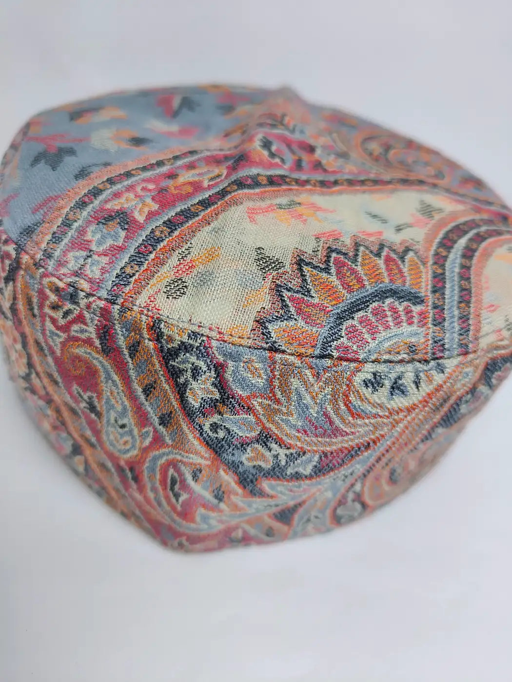 topi with kani woven florals