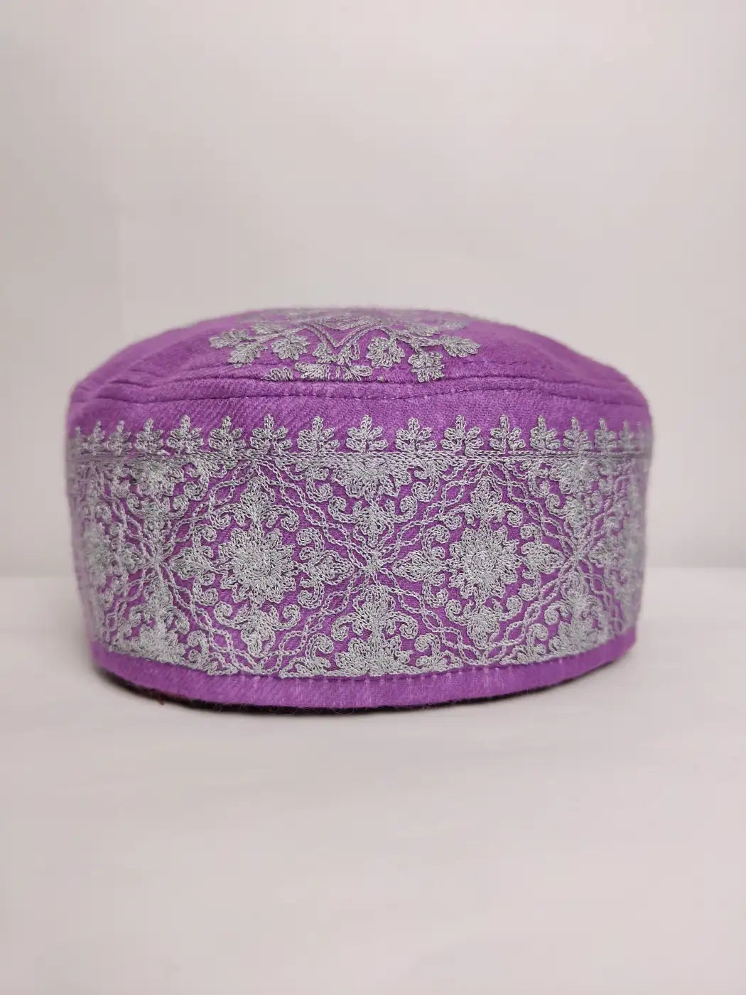 Purple mp pashmina cap with floral patterns in sozni embroidery 