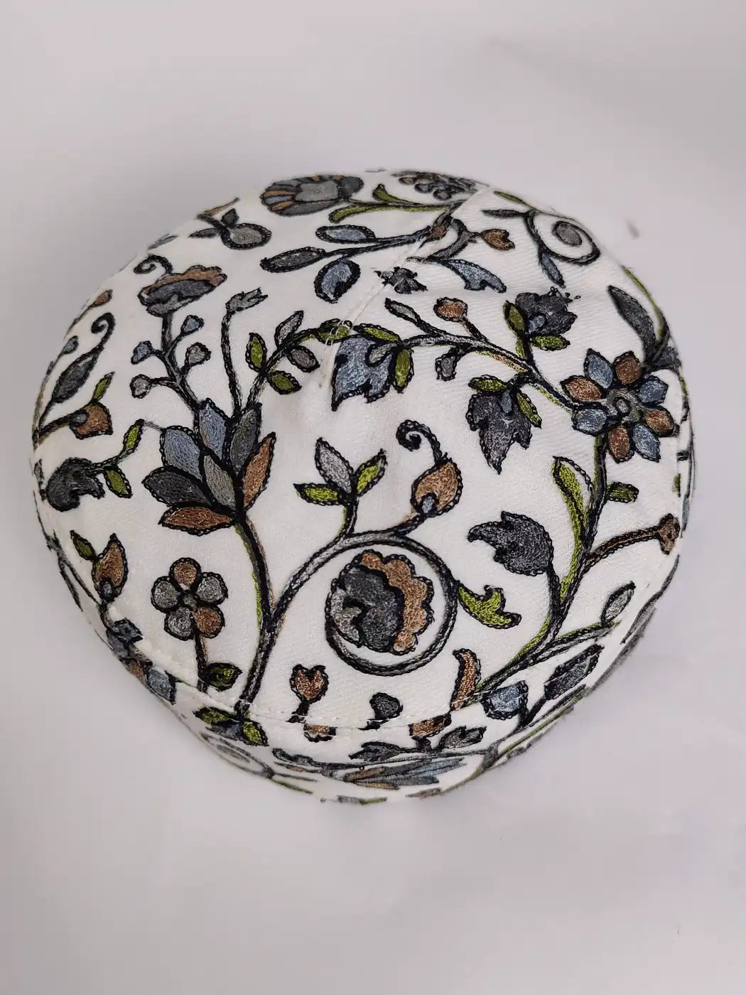 White Mens Cap with Nalki Aari Work