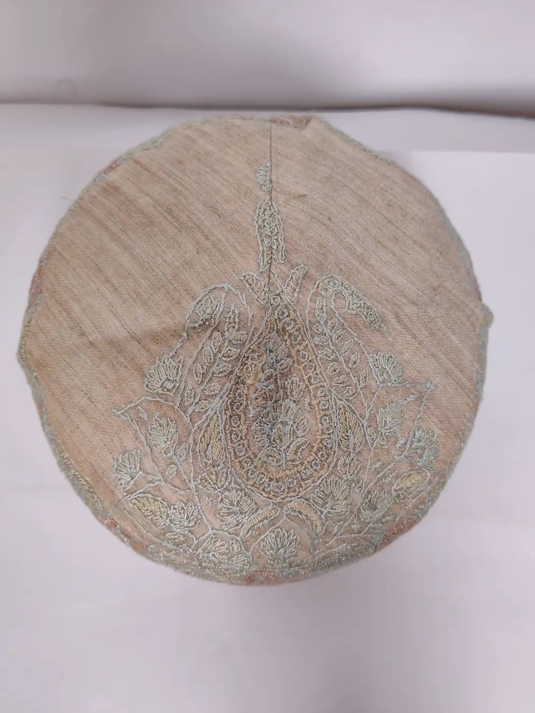kashmiri pashmina cap in beige top side paisley motif 