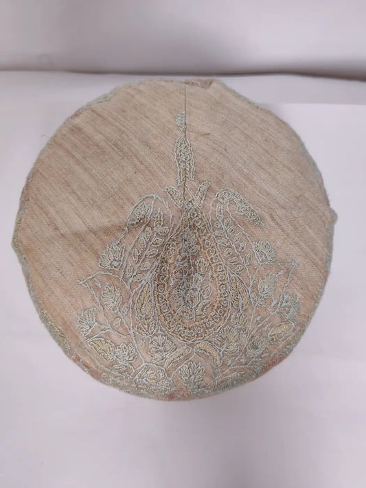kashmiri pashmina cap in beige top side paisley motif 