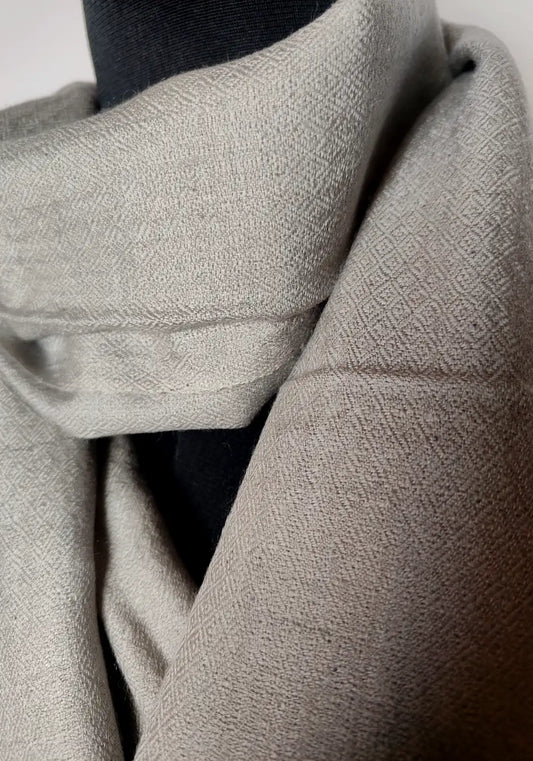 pure pashmina muffler detailing 