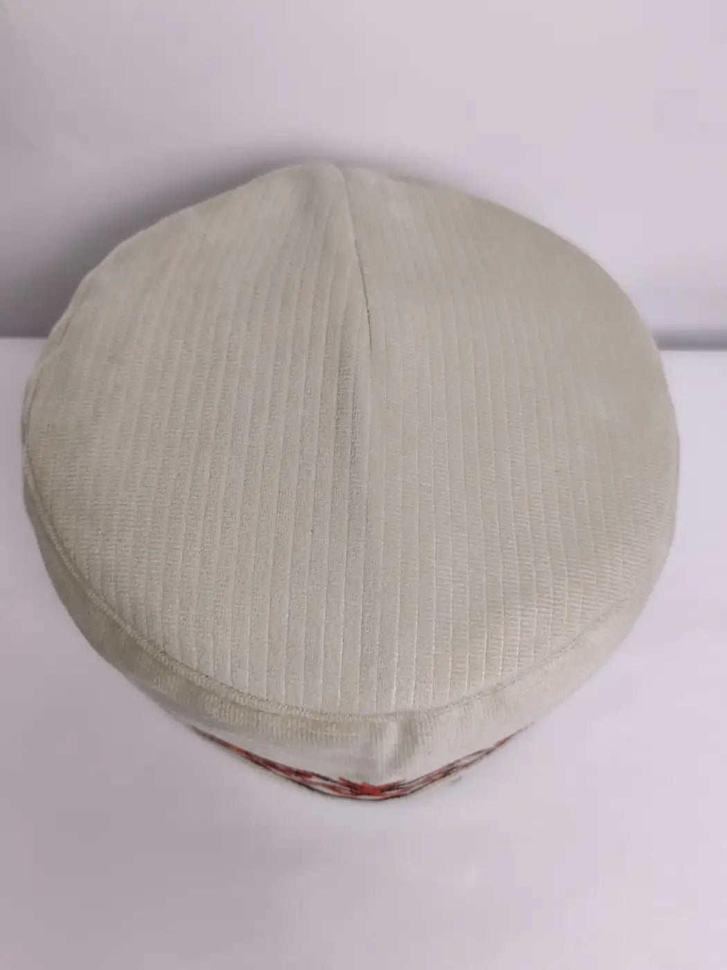 velvet topi top side in white