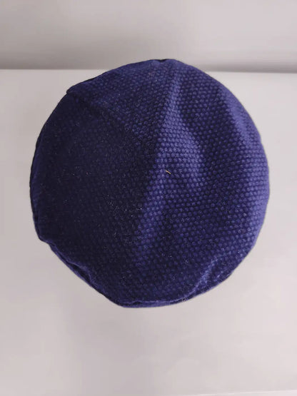 dark blue cap on top side plain