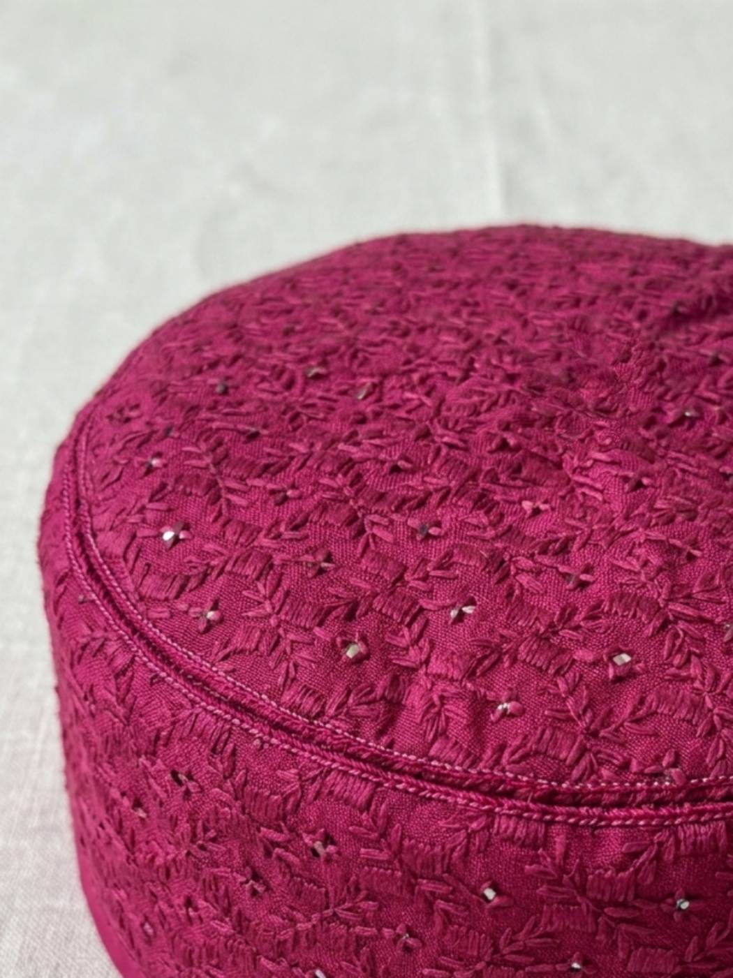 chikankari work on maroon gents topi