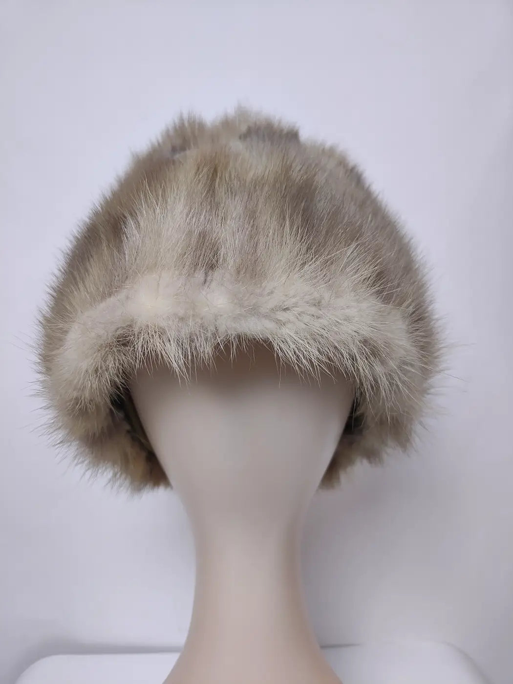 Pairahan Grey Cap in Mink Fur