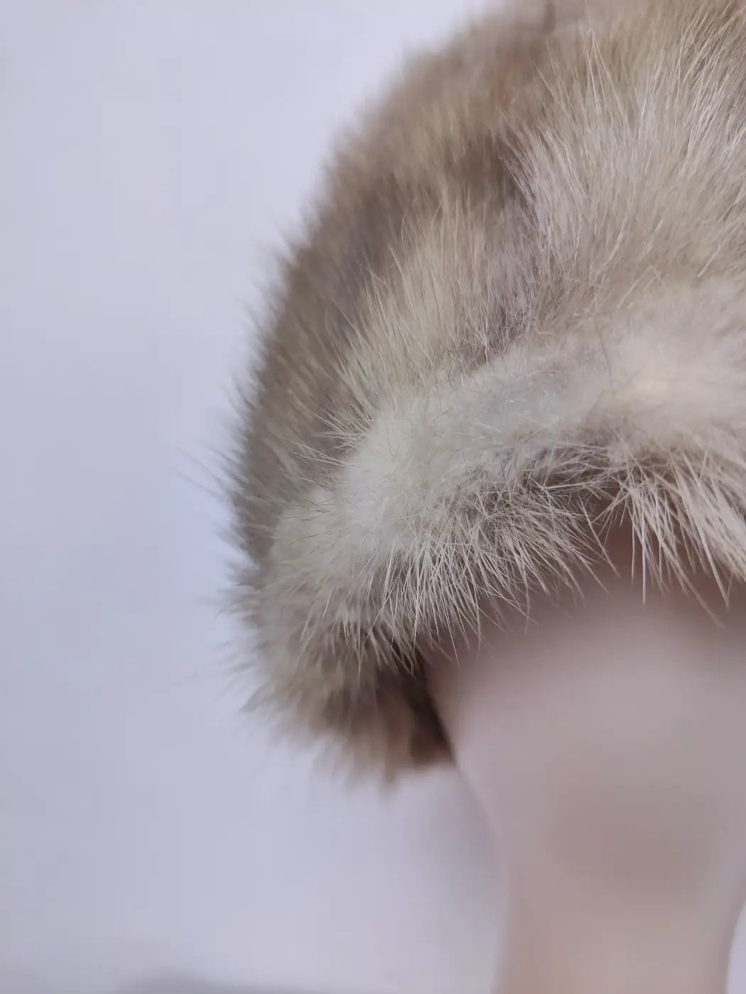 Pairahan Grey Cap in Mink Fur