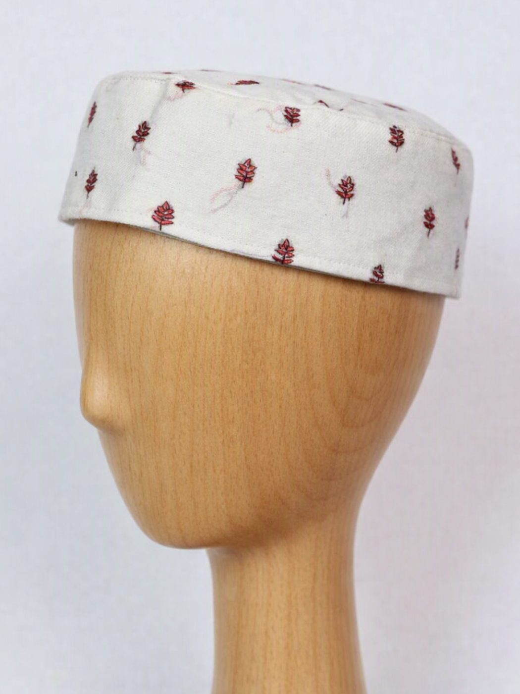 Classic White Kashmiri Cap With Hand Sozni Work Boothis