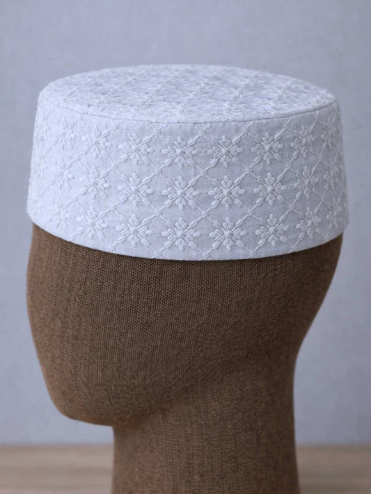 white chiken work summer cap