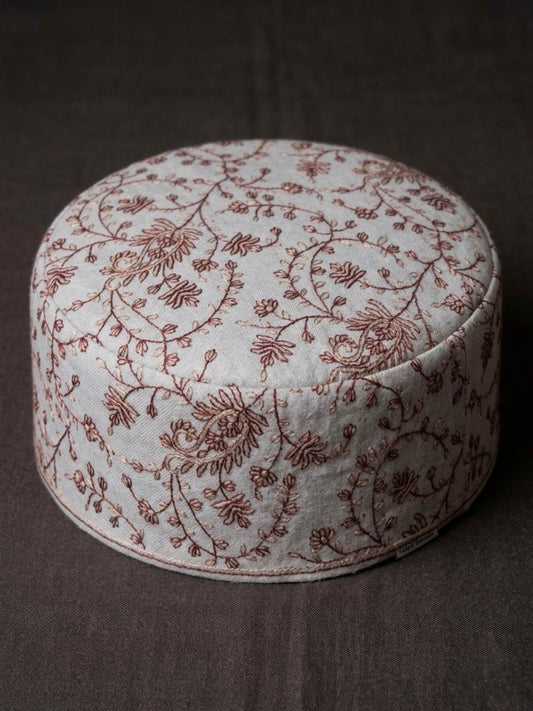 Sozni Embroidered Kashmiri Cap in White Fine Wool | Munawar
