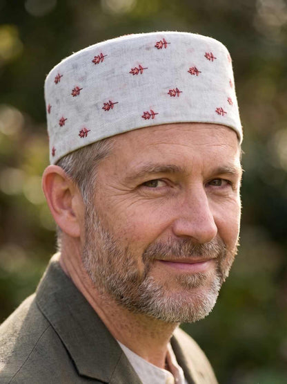 Classic White Kashmiri Topi With Sozni Work Boothis