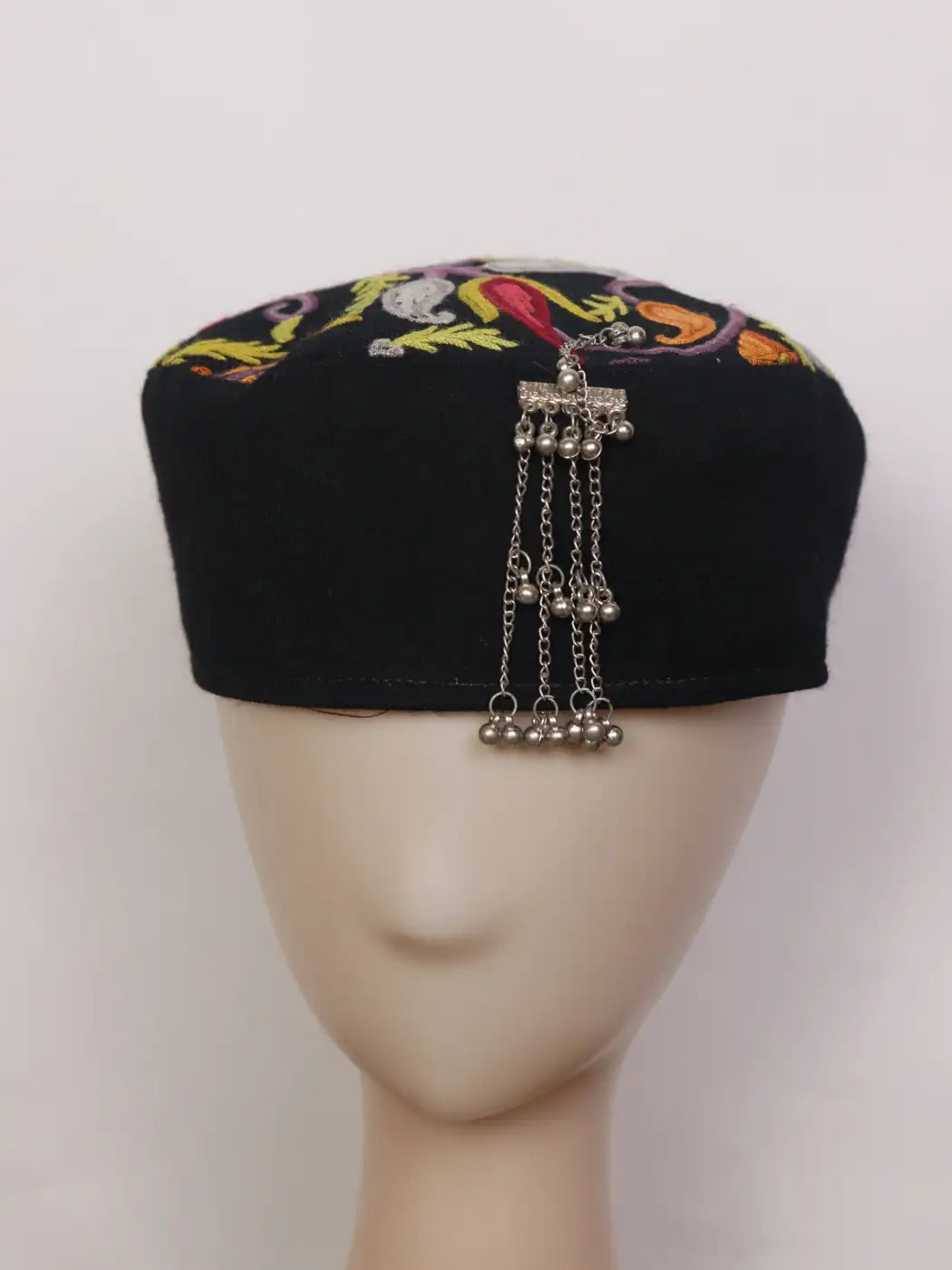 Kashmiri Aari Cap Zareef With Jewlery In Kasaba Style