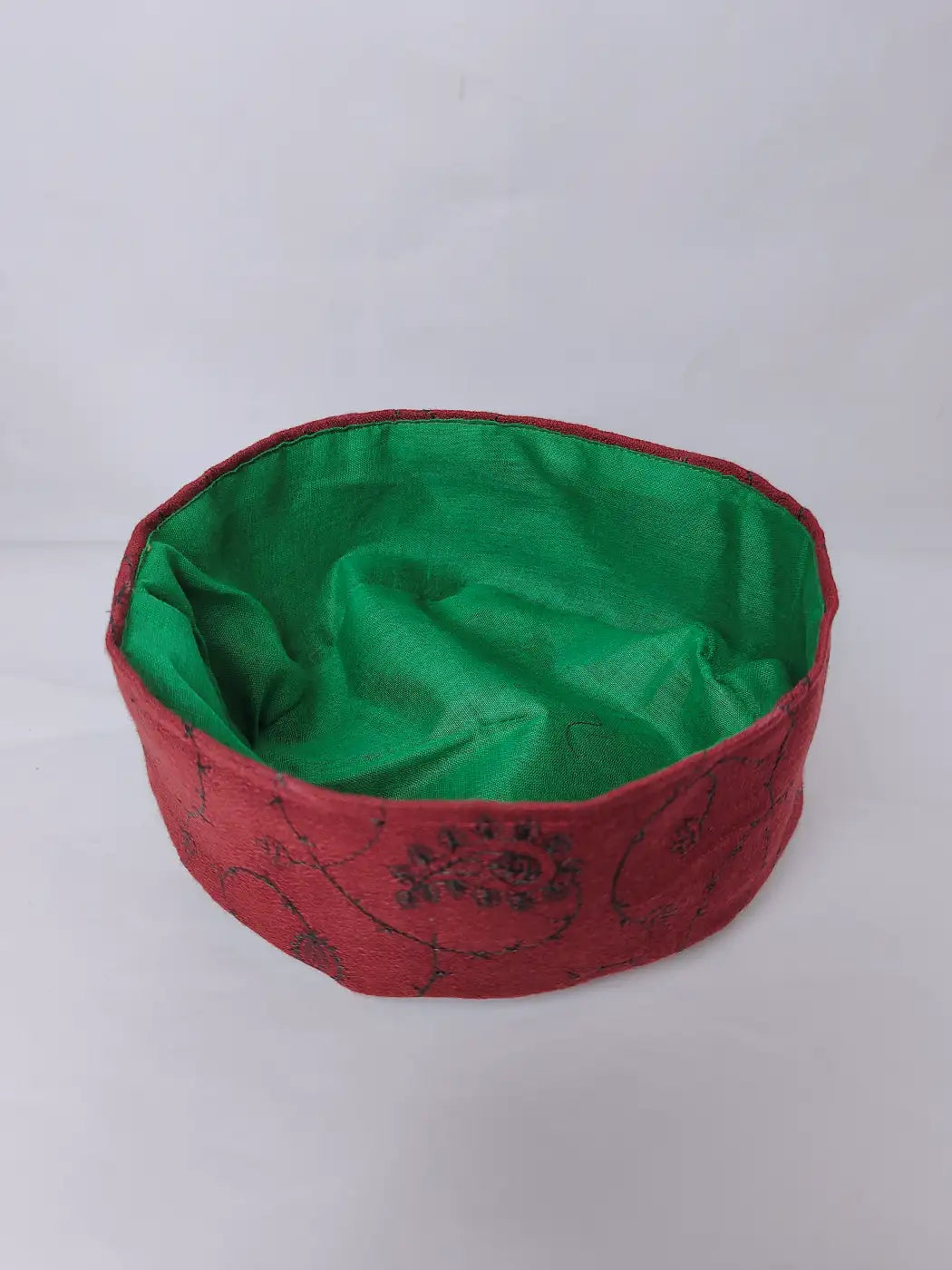 maroon kashmiri cap inside lining